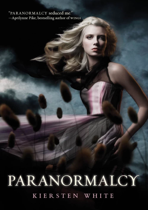Paranormalcy (Paranormalcy #1) by Kiersten White