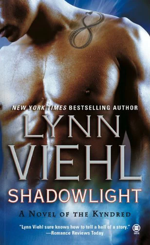 Shadowlight (The Kyndred #1) by Lynn Viehl