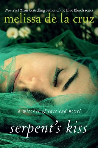 Serpent's Kiss (The Beauchamp Family #2) by Melissa de la Cruz